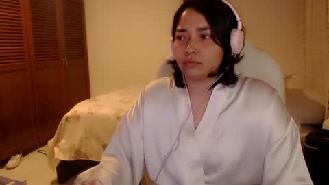 Snapshot of thetalkingbutt chatting on 07-04-26, 03:45 Mai online show from 07-04-26, 03:45