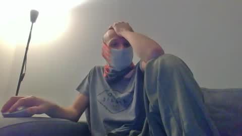 Scarf guy online show from 02-17-25, 09:30