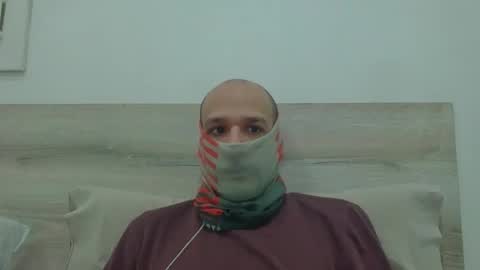 Snapshot of thetubedscarfguy chatting on 01-08-26, 07:21 Scarf guy online show from 01-08-26, 07:21