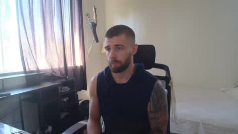 Snapshot of theufcfan_8181 chatting on 10-08-25, 09:01 troy online show from 10-08-25, 09:01