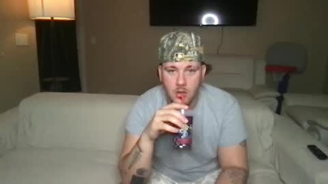 Snapshot of theviberoom chatting on 09-14-25, 02:54 The Vibe Room online show from 09-14-25, 02:54