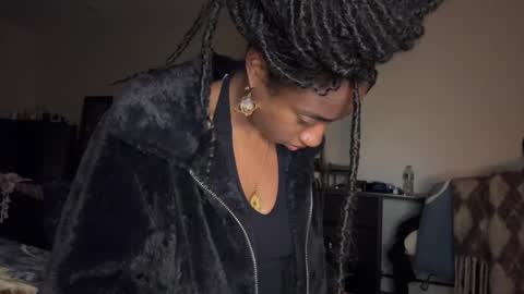 Snapshot of thevixensapphire chatting on 03-08-26, 12:41 Sapphire the Vixen online show from 03-08-26, 12:41