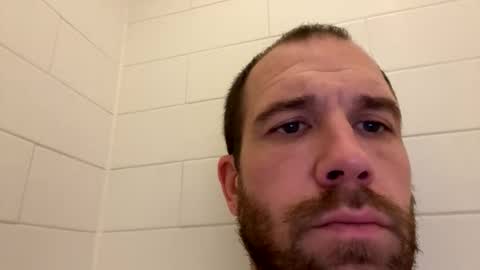 Snapshot of thewiggler32 chatting on 01-10-26, 05:26 thewiggler32 online show from 01-10-26, 05:26