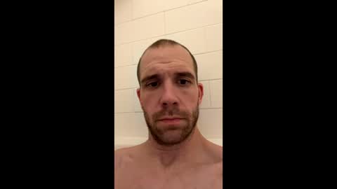 Snapshot of thewiggler32 chatting on 02-06-26, 10:35 thewiggler32 online show from 02-06-26, 10:35