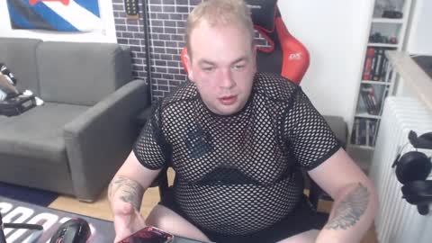 Snapshot of thewolfy31 chatting on 12-02-24, 03:25 PupWolfy online show from 12-02-24, 03:25