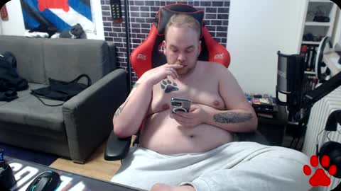 Snapshot of thewolfy31 chatting on 01-07-25, 03:23 PupWolfy online show from 01-07-25, 03:23