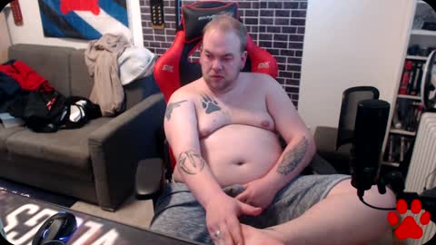 Snapshot of thewolfy31 chatting on 01-30-25, 03:40 PupWolfy online show from 01-30-25, 03:40