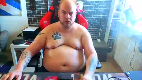 Snapshot of thewolfy31 chatting on 04-23-26, 11:42 PupWolfy online show from 04-23-26, 11:42