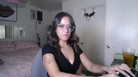 Snapshot of theycallmeavag chatting on 07-07-26, 02:14 Grace online show from 07-07-26, 02:14