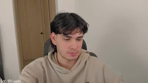 Snapshot of thiaan__ chatting on 11-28-25, 10:56 thiaan__ online show from 11-28-25, 10:56