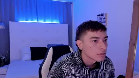 Thiago  online show from 04-18-26, 12:09