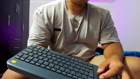 Snapshot of thiago_cp01 chatting on 01-09-25, 08:03 Thiago online show from 01-09-25, 08:03