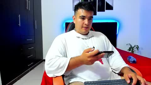 Snapshot of thiago_cp01 chatting on 02-26-25, 09:32 Thiago online show from 02-26-25, 09:32