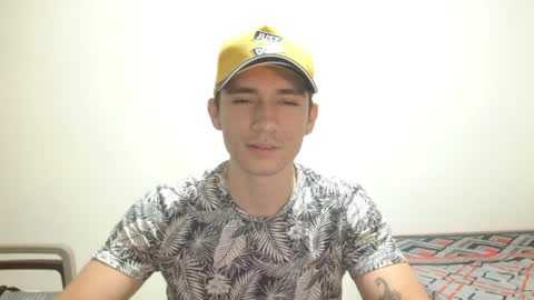thiago_deseo69 online show from 05-13-26, 12:52