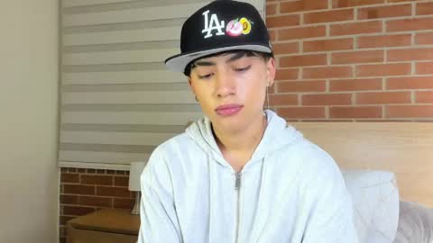 Snapshot of thiago_dv chatting on 06-08-26, 11:49 Thiago online show from 06-08-26, 11:49