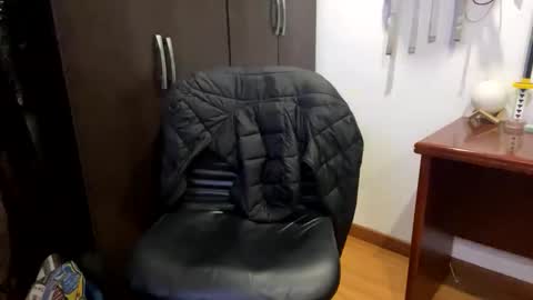 Snapshot of thiago_happy chatting on 12-23-25, 03:48 thiago_happy online show from 12-23-25, 03:48