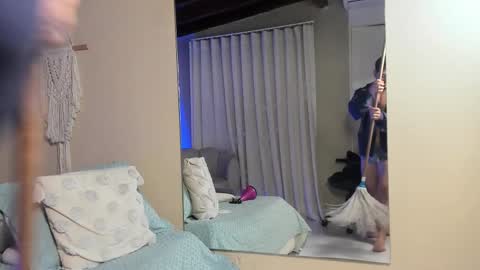 Snapshot of thiago_moretti chatting on 02-07-26, 09:02 THIAGO online show from 02-07-26, 09:02