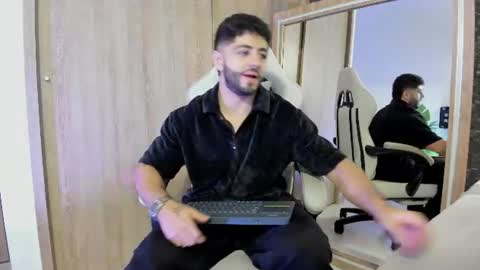 THIAGO online show from 07-12-26, 01:18