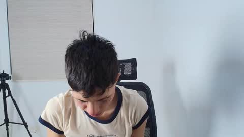 Snapshot of thiago_n_sam chatting on 10-03-25, 07:05 thiago_n_sam online show from 10-03-25, 07:05