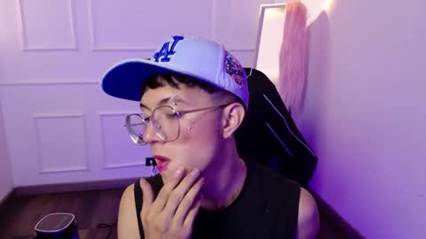 Snapshot of thiago_n_sam chatting on 10-06-25, 07:50 thiago_n_sam online show from 10-06-25, 07:50