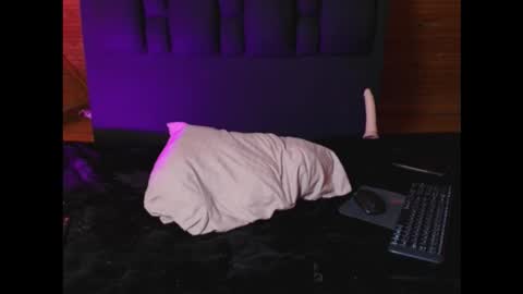 Snapshot of thiago_n_sam chatting on 10-09-25, 06:50 thiago_n_sam online show from 10-09-25, 06:50