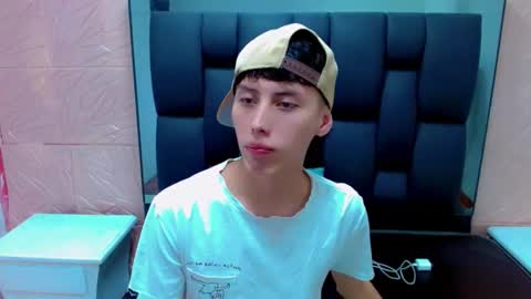 thiago_twink38 online show from 02-04-26, 07:14