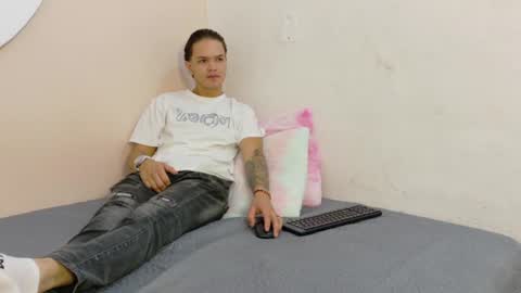Snapshot of thiagobrooks_ chatting on 07-07-26, 12:20 thiagobrooks_ online show from 07-07-26, 12:20
