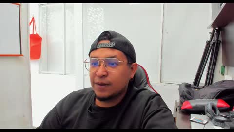 Snapshot of thiagofatwood chatting on 11-16-25, 03:06 thiagofatwood online show from 11-16-25, 03:06