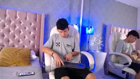T H I A G O online show from 06-04-26, 04:40
