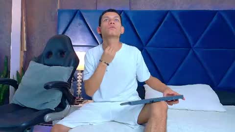 T H I A G O online show from 06-24-26, 05:06