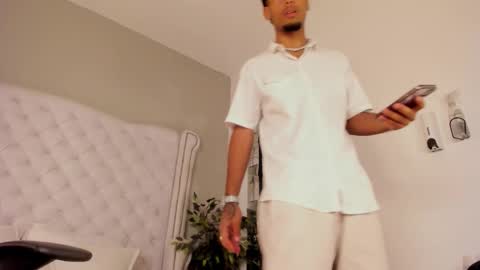 ThiagoFerreti online show from 10-22-25, 07:46