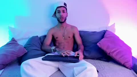 ThiagoFerreti online show from 06-26-26, 04:28
