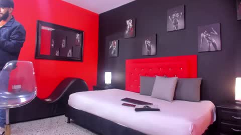 Thia Gomez online show from 11-08-25, 12:49