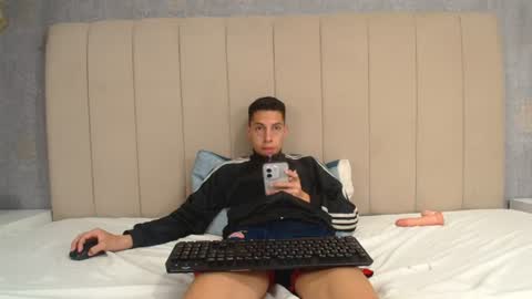 Thiago   online show from 06-11-26, 02:53