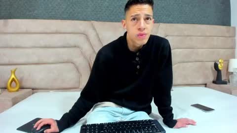 Thiago   online show from 06-16-26, 01:25