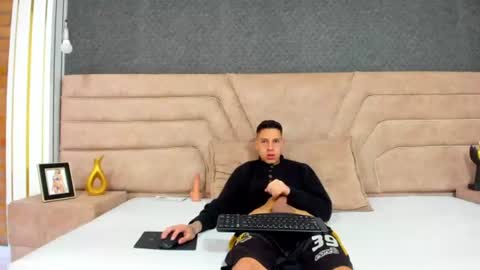 Thiago   online show from 06-22-26, 12:46