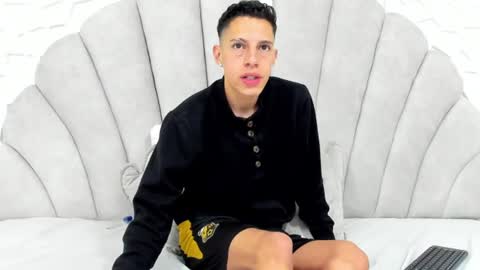 Thiago   online show from 07-25-26, 02:25