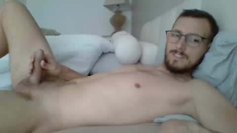Snapshot of thib9223 chatting on 03-31-26, 12:27 thib9223 online show from 03-31-26, 12:27