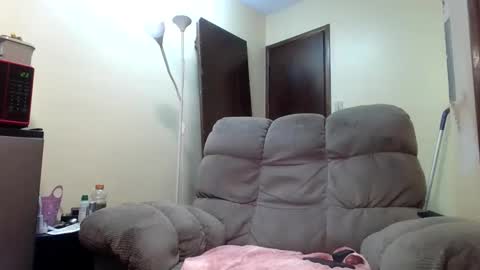 Snapshot of thicdic4 chatting on 11-10-25, 01:48 thicdic4 online show from 11-10-25, 01:48