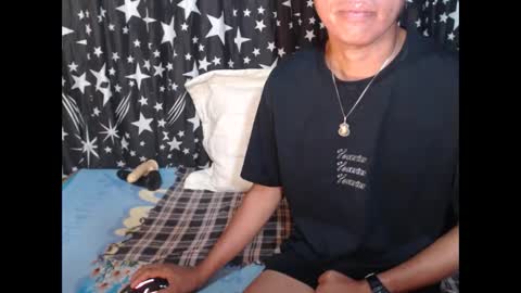 Snapshot of thick_bigcock13 chatting on 01-29-25, 02:09 gil online show from 01-29-25, 02:09
