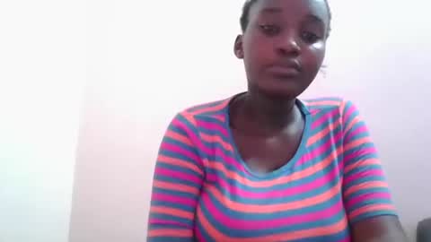 Snapshot of thick_eviey chatting on 12-19-24, 03:41 love online show from 12-19-24, 03:41
