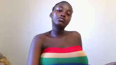 Snapshot of thick_eviey chatting on 12-31-24, 12:25 love online show from 12-31-24, 12:25