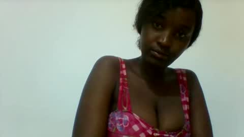 Snapshot of thick_eviey chatting on 09-17-25, 01:13 love online show from 09-17-25, 01:13