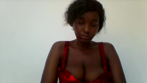 Snapshot of thick_eviey chatting on 09-18-25, 07:21 love online show from 09-18-25, 07:21