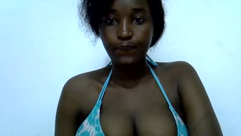 Snapshot of thick_eviey chatting on 09-20-25, 07:20 love online show from 09-20-25, 07:20