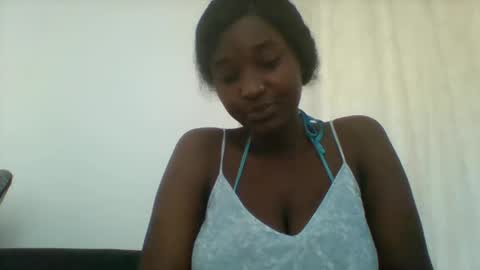 Snapshot of thick_eviey chatting on 09-22-25, 06:48 love online show from 09-22-25, 06:48