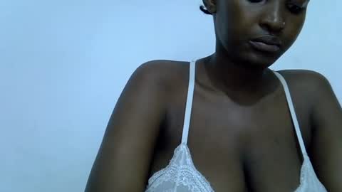 Snapshot of thick_eviey chatting on 09-27-25, 12:48 love online show from 09-27-25, 12:48
