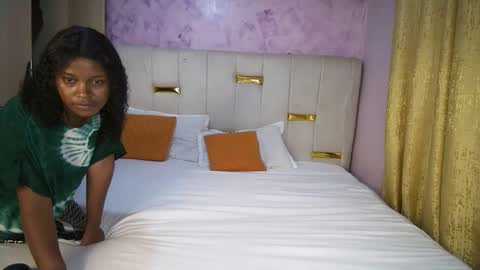 thick_n_flirty online show from 04-20-26, 11:57