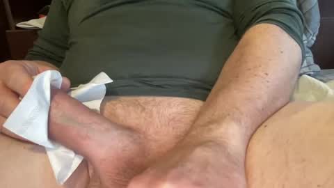 Snapshot of thickandrichdad chatting on 02-26-25, 01:08 thickandrichdad online show from 02-26-25, 01:08