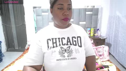 Snapshot of thickebonymilf chatting on 01-31-25, 04:25 XIOMARA online show from 01-31-25, 04:25